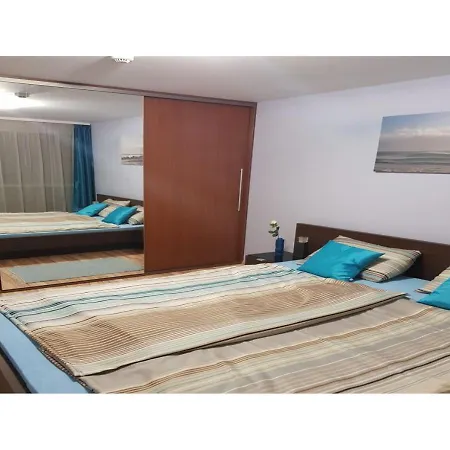 Ezustpart Apartman
